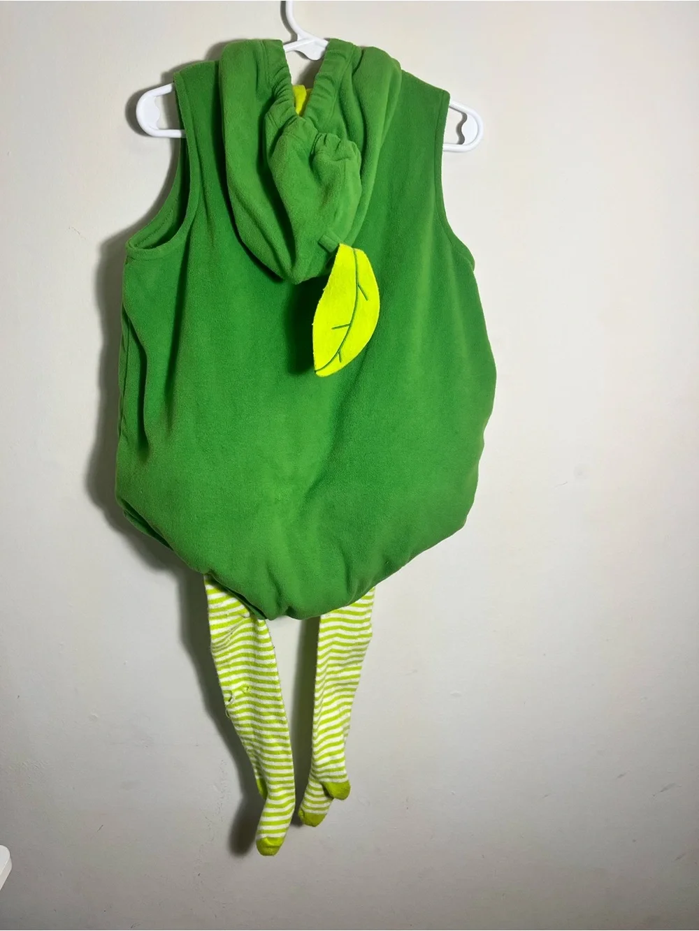 24m Avocado Costume Hoodie Romper in Bright Green - Picture 2 of 3